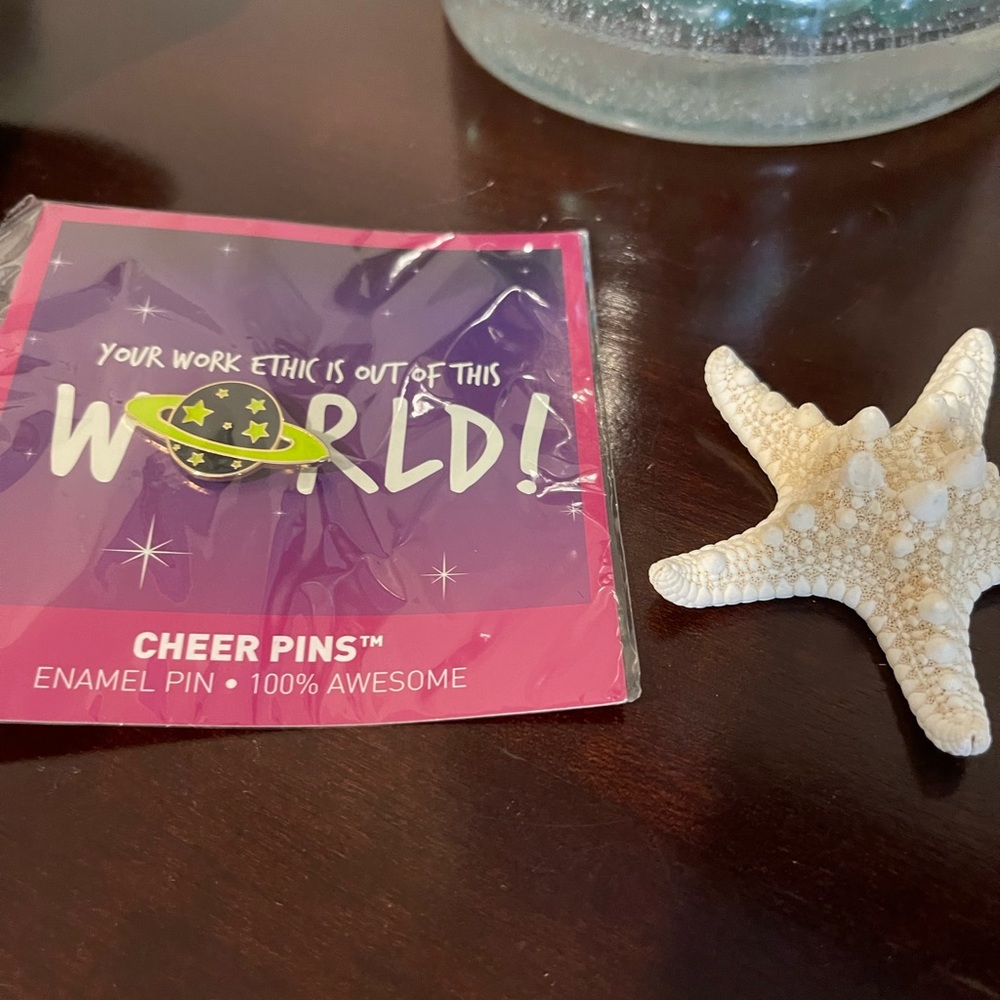 ✨🌈🪐🐈‍⬛🦄🥓Cheer Pins⭐️ - Picture 5 of 7